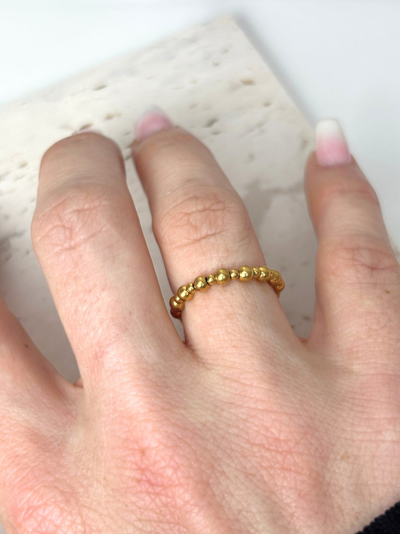 Schlichter Stretch - Ring – vergoldet & kombinierbar - Clasthetic